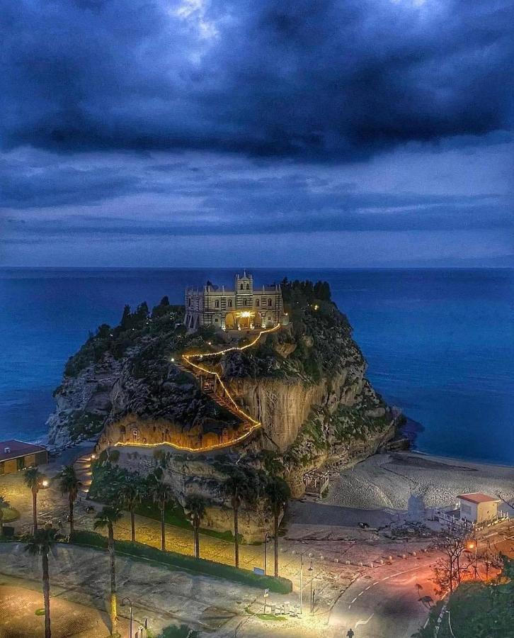 J Luxury Home Tropea Buitenkant foto