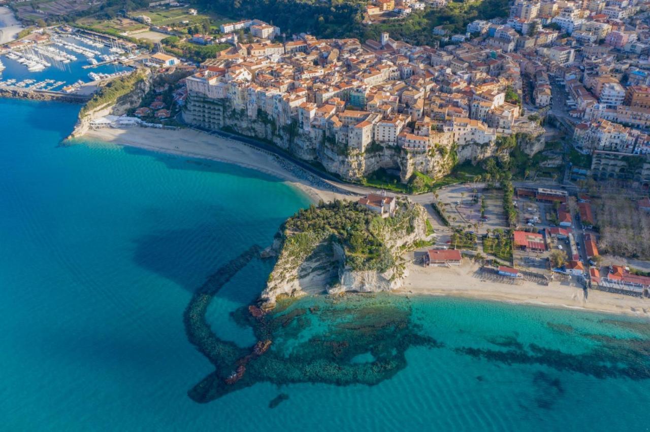 J Luxury Home Tropea Buitenkant foto
